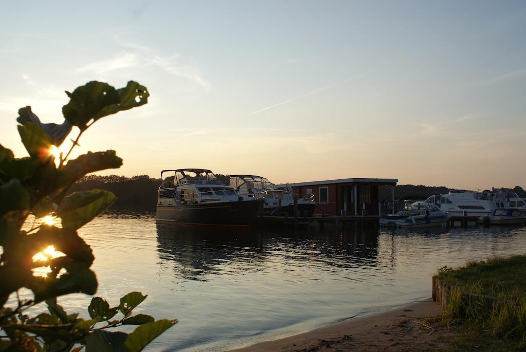 Strandhotel Mirow Exterior photo